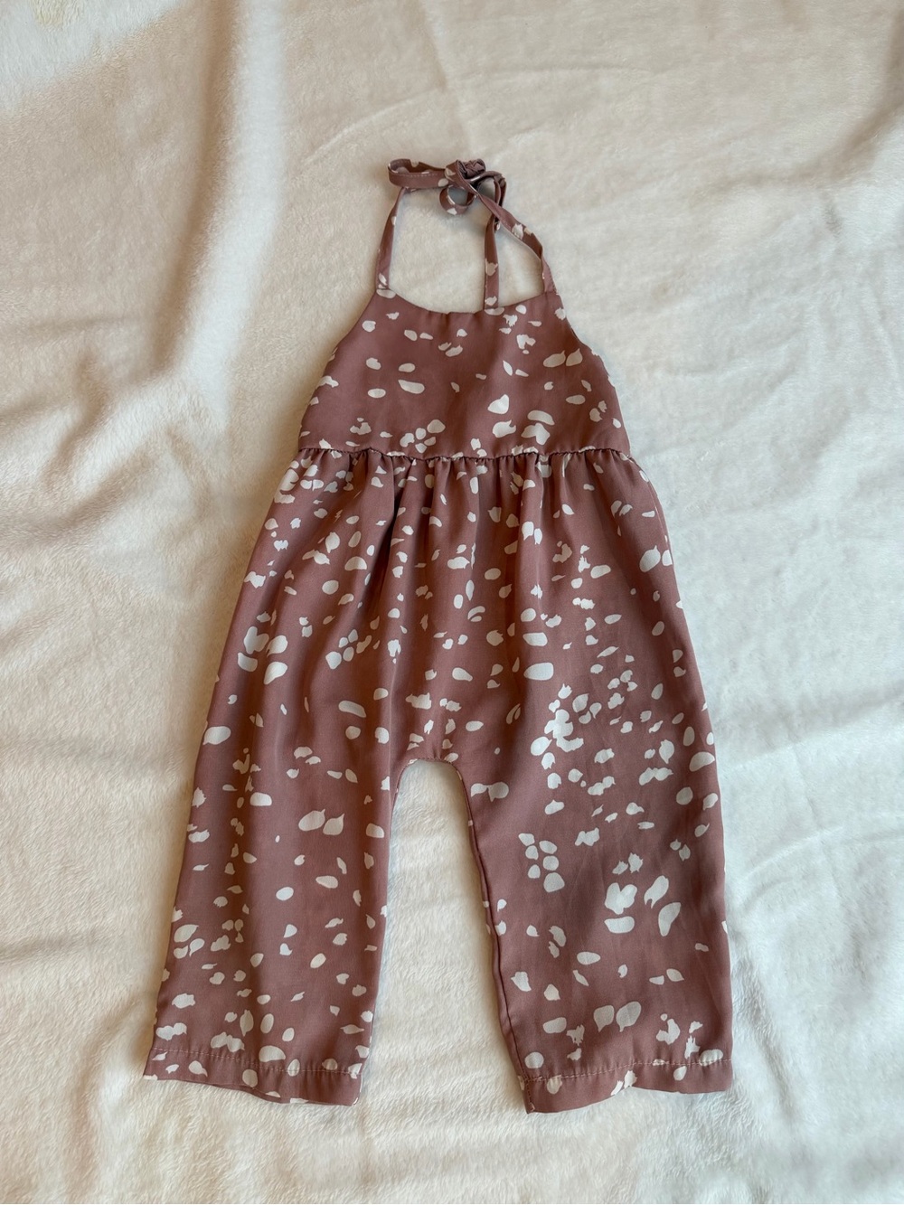 Bailey’s Blossoms Mauve Halter romper with Cream Spot Print 9-12m